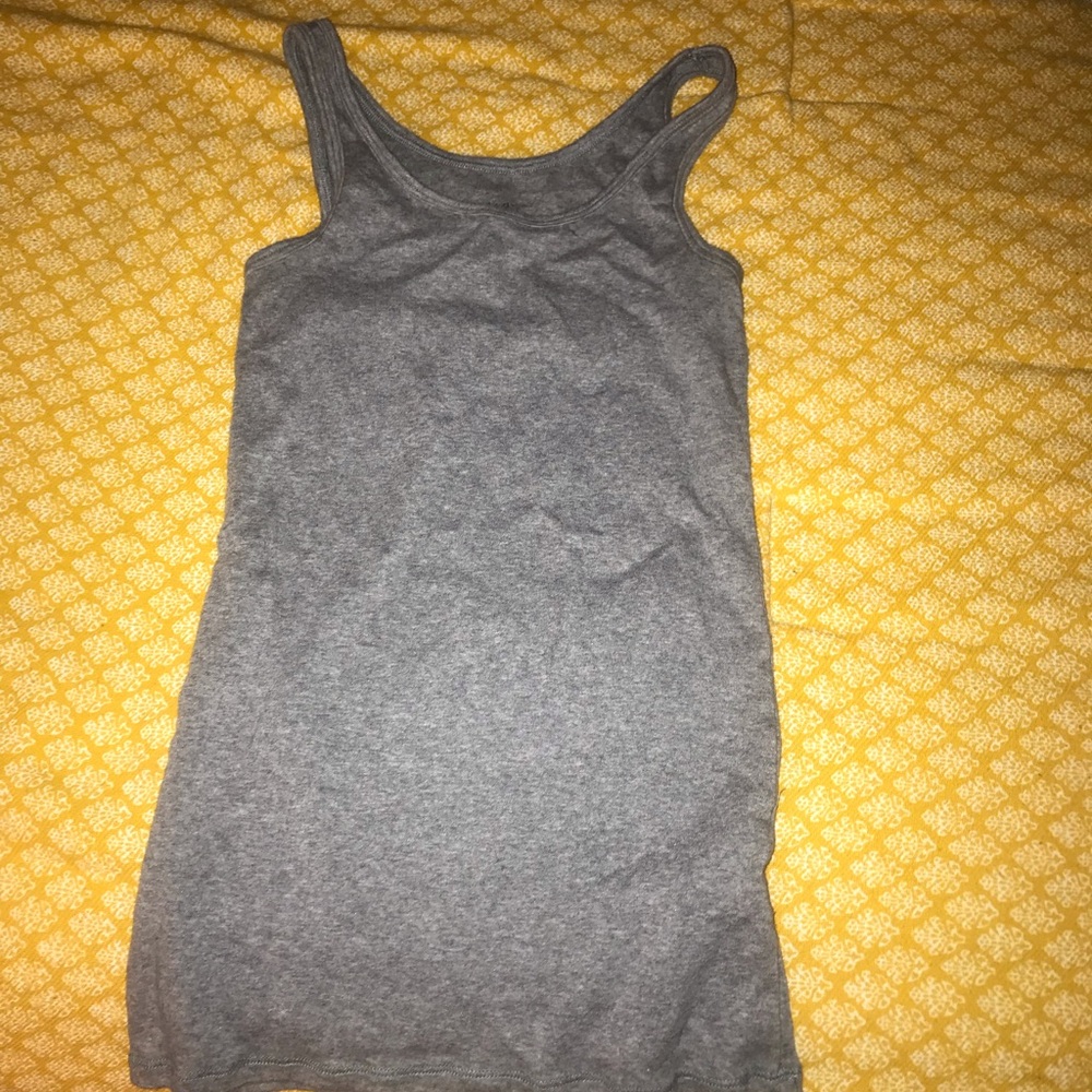 Small women’s gray tank top